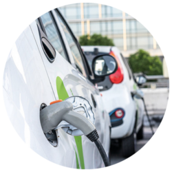 Scegliamo l'ambiente. Per soddisfare le esigenze di veicoli elettrici dei nostri clienti abbiamo percorso la strada della qualità ad ogni costo, delle prestazioni, della versatilità e della sostenibilità ambientale.